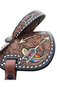 Silla de montar western de cuero pintado con diseño de plumas y flechas para carreras de barriles, portátil, duradera, tamaños personalizados, logotipo personalizado - Product Image 4