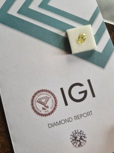 Diamantes Amarillos de Corte Brillante Ovalado con Certificación IGI, de 0.5-3 Quilates |   Diamantes Naturales Sueltos en Varias Formas y Tamaños - Product Image 3