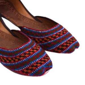 Khussa pour femmes de haute qualité, fabriquées à la main, style Punjabi pakistanais, avec logo et couleur personnalisés, en cuir véritable souple, fermeture auto-agrippante. - Product Image 5