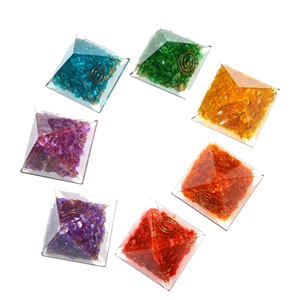 Pirámide de Orgón de Cristal Hecha a Mano con Set de Siete Chakras, Piedra Grabada para Sanación y Decoración - Product Image 2