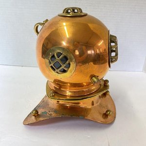 Casque de plongée vintage en métal pour la plongée en eaux profondes, casque de plongeur nautique décoratif, objet de collection marin, décoration d'intérieur, présentation sur table, vente en gros - Product Image 4