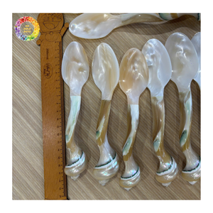 Cuchara para Caviar de Concha de Nácar Pequeña de 10 ml con Mango Largo, Duradera, Ecológica, Plateada, Diseño Zen Asiático para Fiestas y Eventos - Product Image 3
