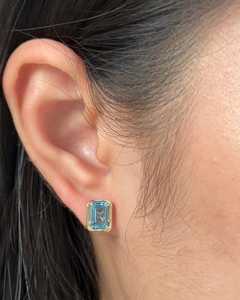 ต่างหูเพชร 3 กะรัต ทองคำแท้ 14K มรกต อะความารีนสีน้ำเงิน เพชรเลี้ยงในห้องปฏิบัติการ ทรงกรงเล็บ ประดับแบบโมเดิร์น สวยงาม หรูหรา พร้อมใบรับรอง IGI - Product Image 2