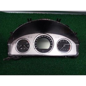 ชุดหน้าปัดเรือนไมล์มือสองสำหรับรถยนต์ C-class รุ่น A2049003300 - Product Image 1