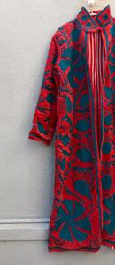 Bata Kimono de Terciopelo Ecológico Transpirable con Bordado Suzani Hecho a Mano para Mujer, Manga Larga, Cuello en V, Estampado Floral, Otoño/Invierno - Product Image 4