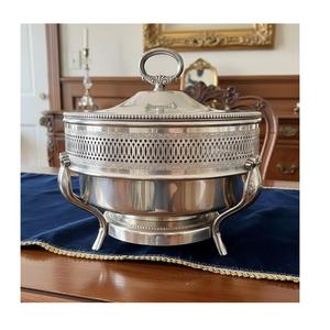 Ensemble de buffet de luxe en acier inoxydable avec couvercle suspendu ou ouvert et réchaud chauffant, fournitures hôtelières durables - Product Image 1