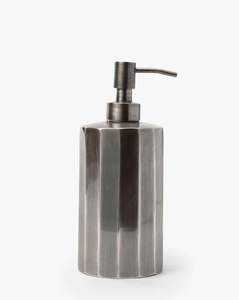 Dispensador de Loción de Latón Antiguo de Primera Calidad para Accesorios de Baño que Ofrece un Encanto Rústico Clásico y una Funcionalidad Diaria Duradera - Product Image 5
