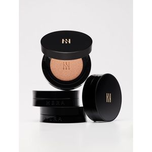 Fond de teint coussin Hera Black SPF34 PA++ 15g taille normale avec recharge - Product Image 1