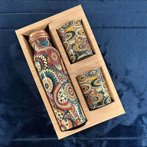 Thermos en cuivre avec motif floral, ensemble de vaisselle en cuivre avec bouteille anti-fuite et verres en cuivre pour offrir en cadeau et pour le bien-être - Product Image 4