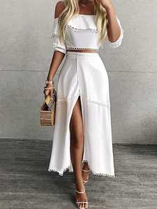 ชุดเสื้อครอปแต่งลูกไม้แบบเปิดไหล่สุดหรูและกระโปรงแม็กซี่ผ่าสูง - Product Image 1