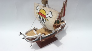 Modelo de Velero de Madera Hecho a Mano Going Merry, Decoración Antigua con Temática Oceánica, Pieza de Arte Coleccionable para Mesa - Product Image 3
