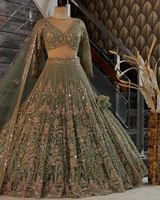 Tissu en soie brodé de couleur personnalisée de qualité supérieure pour Lahenga Choli de mariage d'hiver et de fête, avec fausse fourrure