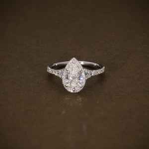 Anillo clásico de media eternidad con halo de moissanita talla pera para mujer, plata 925 original, para regalo de promesa nupcial para amantes - Product Image 1