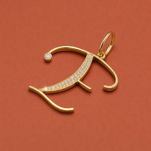 Colgante de letra inicial cursiva personalizada en moissanita con corte redondo, regalo de cumpleaños para ella o él. - Product Image 2