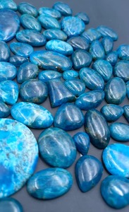 Apatite Naturelle Bleue de Qualité Supérieure, Cabochons Ovales/Goutte d'eau, Formes Mixtes, Effet de Couleurs, Taille Libre, Pierres Précieuses en Vrac, Fournisseur en Gros Direct Usine - Product Image 2