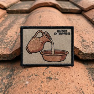 Parche Bordado Personalizado Termoadhesivo con Diseño de Escudo y Cruz, Logotipo Religioso Cristiano para Decoración de Ropa - Product Image 6