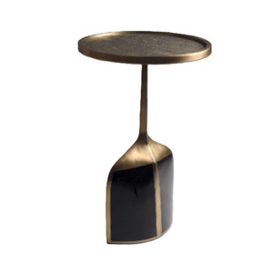 Mesa Auxiliar Moderna de Latón con Base Cónica de Metal y Tapa Redonda, Mesa de Centro Boho Chic, Mesa Auxiliar Redonda de Metal con Grabado Concéntrico - Product Image 2