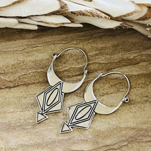 Dernières créations de boucles d'oreilles géométriques bohèmes, bijoux tribaux en laiton pour femmes, plaqué argent, croissant pendantes, vente en gros/OEM/ODM - Product Image 4