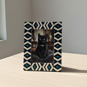 Marcos de Fotos de Resina Hechos a Mano de Primera Calidad, Acabado Brillante, Opción de Logotipo Personalizado, Venta al Por Mayor por Tradebyd - Product Image 1