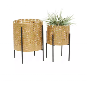 Macetero Metálico Minimalista Personalizado, Duradero y Elegante, para Interiores y Exteriores, Agrega Elegancia a Cualquier Jardín o Decoración del Hogar - Product Image 2