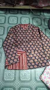 Veste matelassée réversible en coton pour femme, motif floral fait main, légère, vente en gros fabricant Inde - Product Image 4