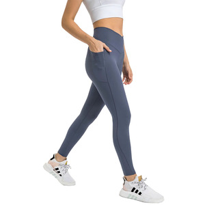 Leggings de yoga pour femmes, design personnalisé PIHA SPORTS, tissu extensible quadridirectionnel en spandex/polyester, antibactérien, avec cordon de serrage - Product Image 4