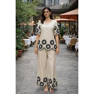 Superbe tissu brodé de qualité supérieure pour haut et pantalon, idéal pour Salwar Kameez féminin, moderne, pour les fêtes, séchage rapide, toutes saisons - Product Image 1