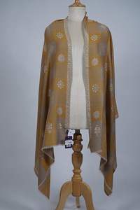 Echarpe de Lana Fina de Cachemira para Mujer VIC, 70x200 cm, Modelo VIC-CFW-CJB-002, Transpirable, para Uso Diario y al Aire Libre, Hecho en India y Pakistán - Product Image 2