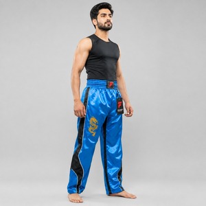 Pantalones de kick boxing transpirables diseñados para artistas marciales que buscan comodidad, flexibilidad y construcción duradera de primera calidad. - Product Image 3