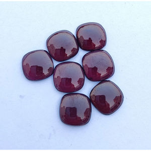 พลอยโกเมนธรรมชาติทรงสี่เหลี่ยมเจียรแบบคูชั่น เกรด AAA+ แบบคาโบชอง  แบบหลวม  ด้านหลังแบน  มีทุกขนาด - Product Image 4