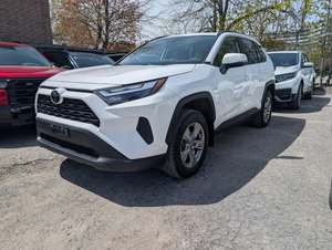 Toyota RAV4 XLE AWD d'occasion 2025 - Product Image 2