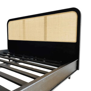 Cama King Size de Madera de Teca Horis de Estilo Mid-Century con Cabecera de Ratán, Construcción de Madera Sólida para Muebles de Dormitorio - Product Image 4