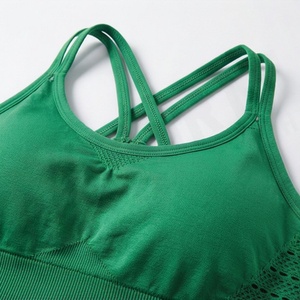 Conjunto de Yoga para Mujer con Patrón Sólido, Ropa Deportiva Premium para Gimnasio, Entrenamiento, Ejercicio y Deportes - Product Image 4