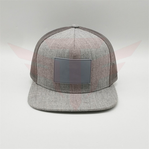 Gorra Trucker Unisex de Malla, 6 Paneles, Ajustable, Casual, Gris, con Parche Frontal, Transpirable e Impermeable para Primavera/Verano - Product Image 1