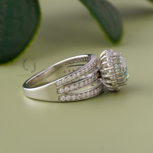 Bague de fiançailles vintage en or blanc 14 carats avec moissanite taille portugaise 2 carats, bijou de mariage fait main, bague de mariée classique - Product Image 3