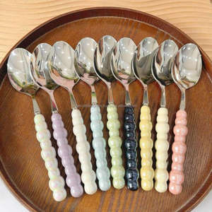 Juego de cubiertos de 4 piezas con acabado pulido espejo, mango con cuentas negras, juego de cubiertos elegantes para hoteles y restaurantes. - Product Image 2