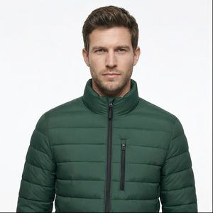 Nouvelle veste polaire pour hommes brillants du fabricant pakistanais couleur unique avec col montant style High Street pour l'hiver - Product Image 1