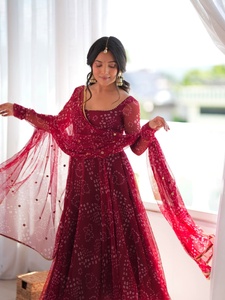Ensemble Anarkali traditionnel indien marron à imprimé numérique, avec dupatta brodé, longueur ras du sol, pour femme, tenue de mariage, coupe classique, en tissu synthétique - Product Image 1