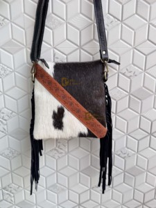 Sac à bandoulière en cuir de vachette de haute qualité avec franges, sac à main élégant en cuir sculpté et repoussé pour femme, multi-usages - Product Image 2