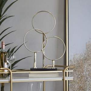 Escultura Abstracta Moderna de Aluminio, Artesanía Metálica Plateada, Estatua Decorativa con Base Negra - Product Image 3