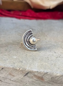 Anillo de declaración de plata oxidada minimalista para mujer, joyería Bohemia hecha a mano con diseño de media luna antigua, regalo único para ella - Product Image 6