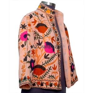 Blusa de Mujer con Cuello en V, Diseño Floral Vintage, Bordado Suzani TNT Multitemporada, Diseño Dibujado a Mano, Ecológica, Transpirable y de Secado Rápido - Product Image 4