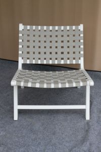 Fauteuil de salon moderne en bois d'acajou massif blanc avec sangles grises - Product Image 2