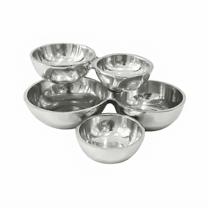 Juego de bandejas/platos de aluminio pulido hechos a mano con cinco recipientes para comedor moderno y decoración elegante de mesa. - Product Image 1