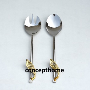 Ensemble de cuillères et fourchettes à salade en acier inoxydable poli miroir couleur or, avec manche en forme de branche de vigne dorée, écologiques, en métal. - Product Image 1