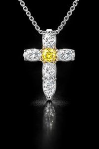 Collier croix en or blanc pour femme AMBER JEWELS, diamants taille brillant, centre jaune fantaisie, certifié IGI, style religieux classique - Product Image 4
