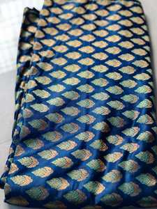 Tissu en soie jacquard métallisé bleu, imprimé, tissé, damassé, pour robes et ameublement - Product Image 2
