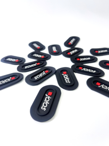 Thẻ logo cao su & Silicone | miếng vá lưới kim loại độc đáo cho quần áo, giày dép, mũ, túi xách | thiết kế bền và tùy chỉnh nhà máy sản xuất - Product Image 3