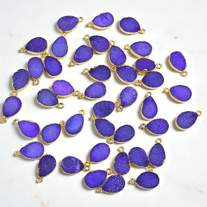 Conector de Gema Druzy Morada en Forma de Pera 10x14MM, Bañado en Oro, para Fabricación de Joyas y Colgantes - Product Image 1