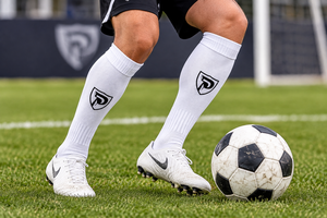 Chaussettes de football antidérapantes rouges pour hommes DUMELA INTERNATIONAL - Spandex/Nylon tricoté, imprimé par transfert thermique, respirantes, séchage rapide - Product Image 4